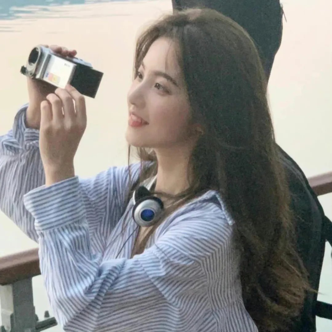 落花逢君冠中宫